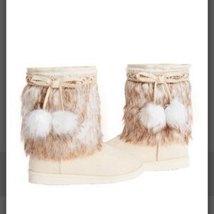 Fix fur ball boots